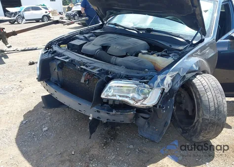 2016 Chrysler 300C z USA, uszkodzony, nr VIN 2C3CCAEG1GH342261